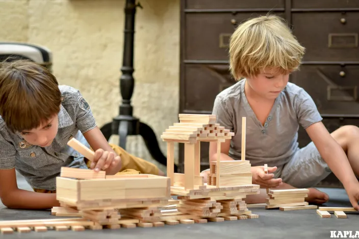 Holzbausteine 280er Kasten, Starterset mit Buch