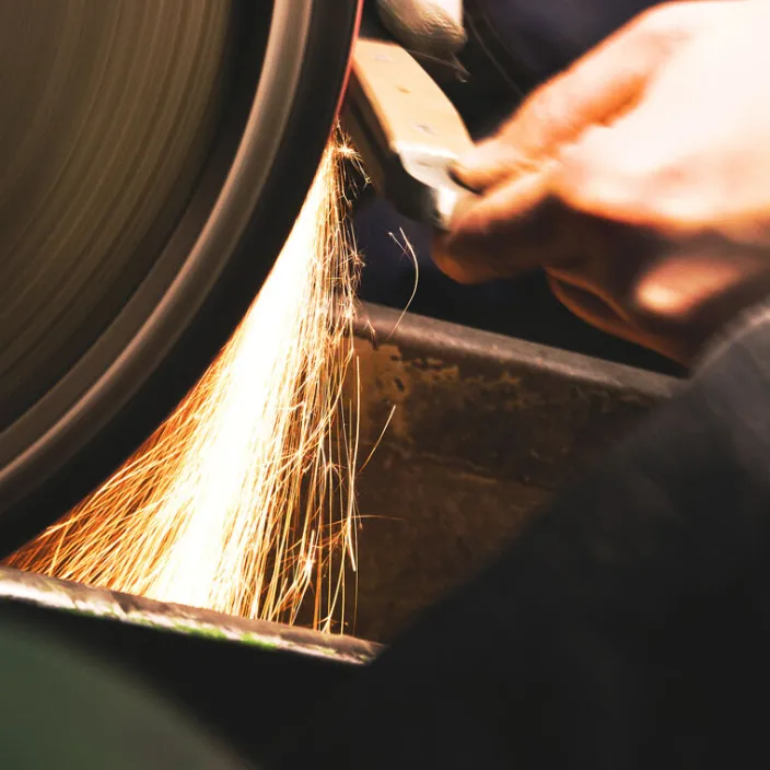 Käsemesser aus Olivenholz