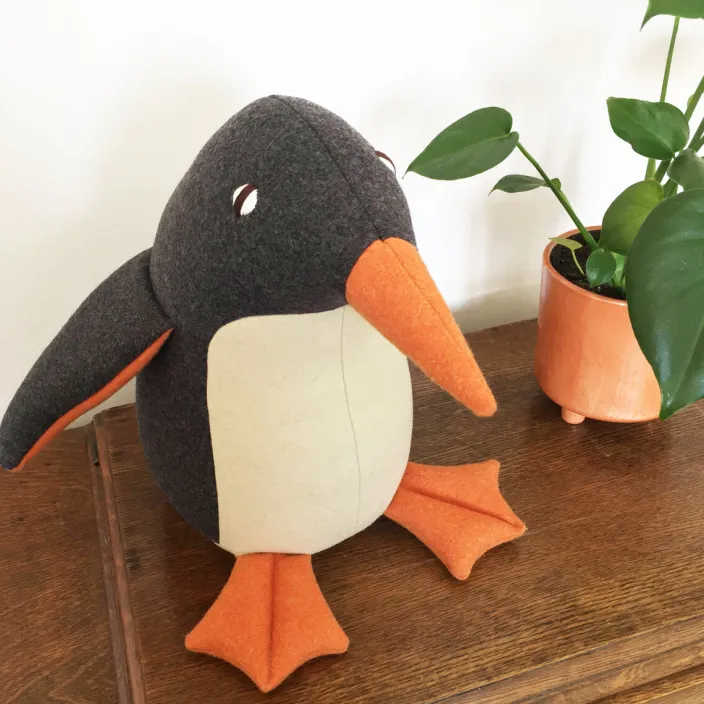 Pinguin »Oliver« aus Wolle