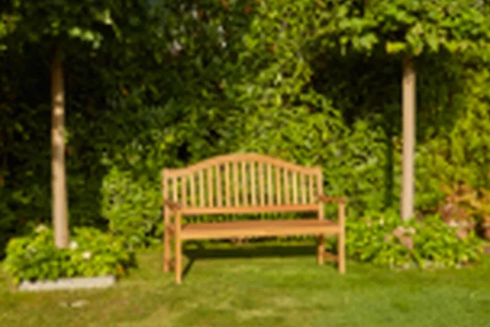 »Pisa 3-Sitzer Bank« aus Akazienholz