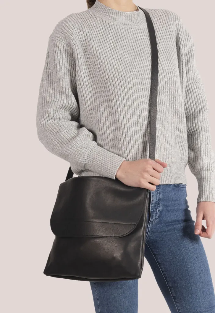 »ZEIT Messengerbag« aus Leder